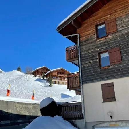 Skis Aux Pieds, Cosy 2 Pieces, Terrasse Sud/est, 1er Etage, Ideal Pour 4 Personnes - Fr-1-458-131 Lägenhet